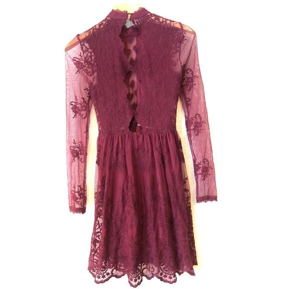 4 for $20 Forever21 Floral Lace Skater Dress (S) - Picture 8 of 13